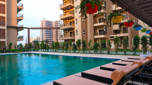 Adani Oyster Grande Swimming pool